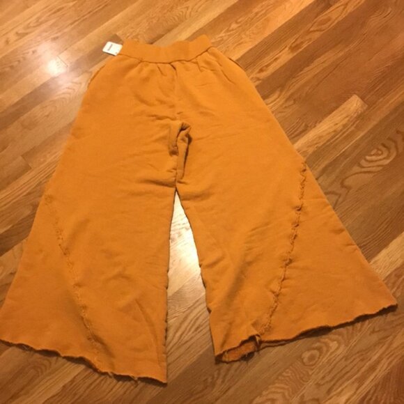 NWT Free People Movement Free Spirit Wide-Legs size Small. - Picture 10 of 16